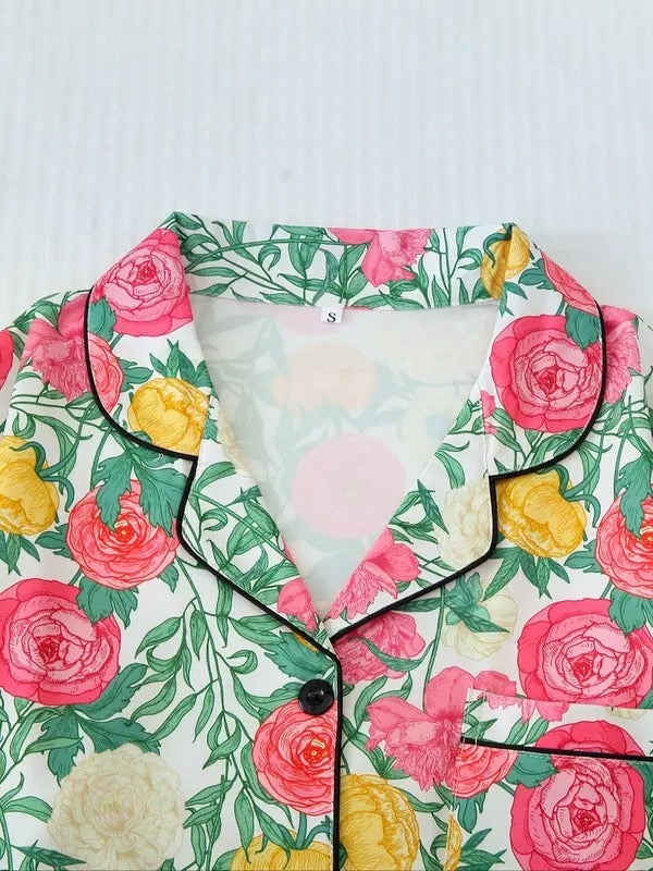 Two-piece Set Women's All Over Floral Print Button Front  Pocket Shirt & Shorts Pajama, Casual Comfy Short Sleeve Lapel Neck Top & Shorts Pajama Set, Ladies Sleepwear for All Seasons