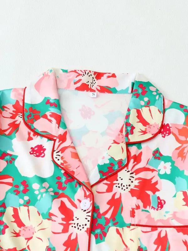 Women's All Over Floral Print Crop Top & Shorts Pajama, Casual Comfy Short Sleeve Button Up Top & Shorts Pajama Set, Ladies Sleepwear for All Seasons, Pajamas set