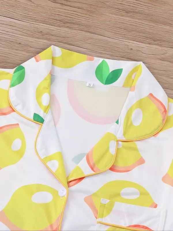 Women's All Over Lemon Print Shirt & Elastic Waist Shorts Pyjama Two-piece Set, Casual Comfy Short Sleeve Collared Top & Shorts Pajama Set, Ladies Sleepwear for All Seasons, Pajama Sets