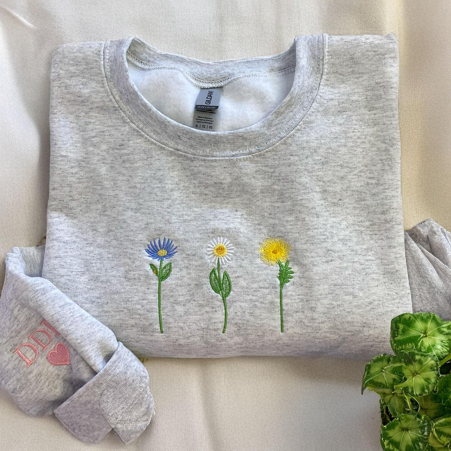 Custom Embroidered Birth Month Birth Flower Sweatshirt, Embroidered Birth Flower Crewneck, Birth Month Flower Hoodie, Custom Gift for Mama