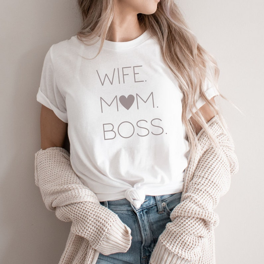 Vrouw moeder baas T-shirt cadeau voor moeder, Moederdag shirt cadeau voor moeders, zwangerschap aankondiging, nieuwe moeder tshirt minimalistisch hart
