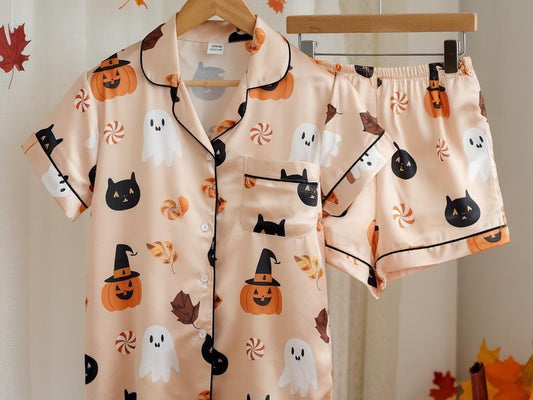 Black Cats and Pumpkins Satin Pajamas Set, Halloween Pajamas, Pumpkin Pajama, Black Cat Pajamas, Witchy Pajamas, Spooky Season Pjs, Fall Pjs