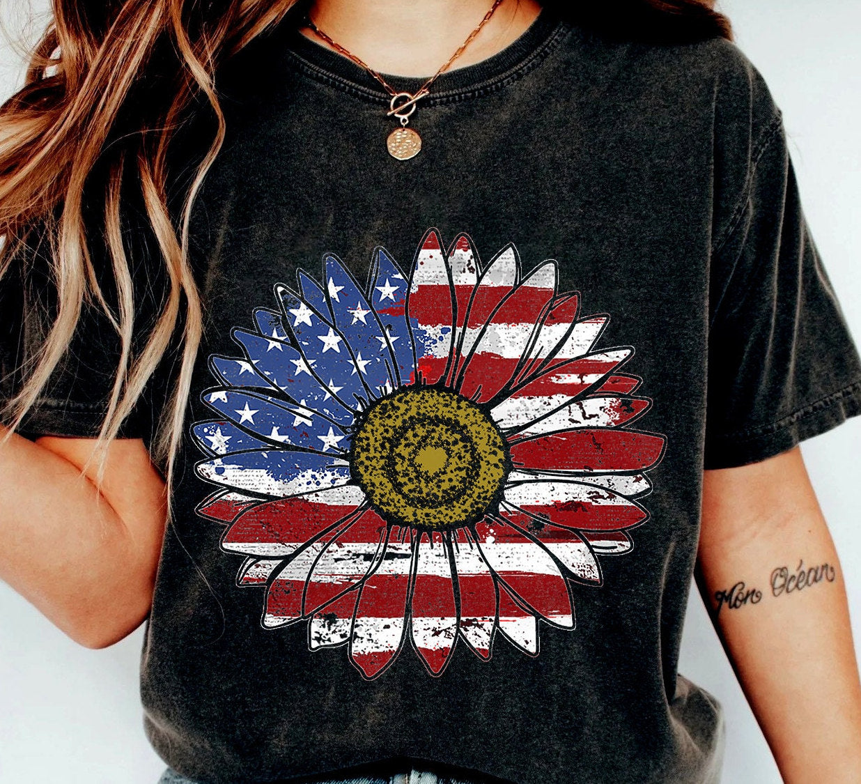 America Sunflower T-shirt, USA Flag Flower Shirt, Gave til American, 4th Of July Flag Grafisk T-Shirt, Freedom T-Shirt, Independence Shirt