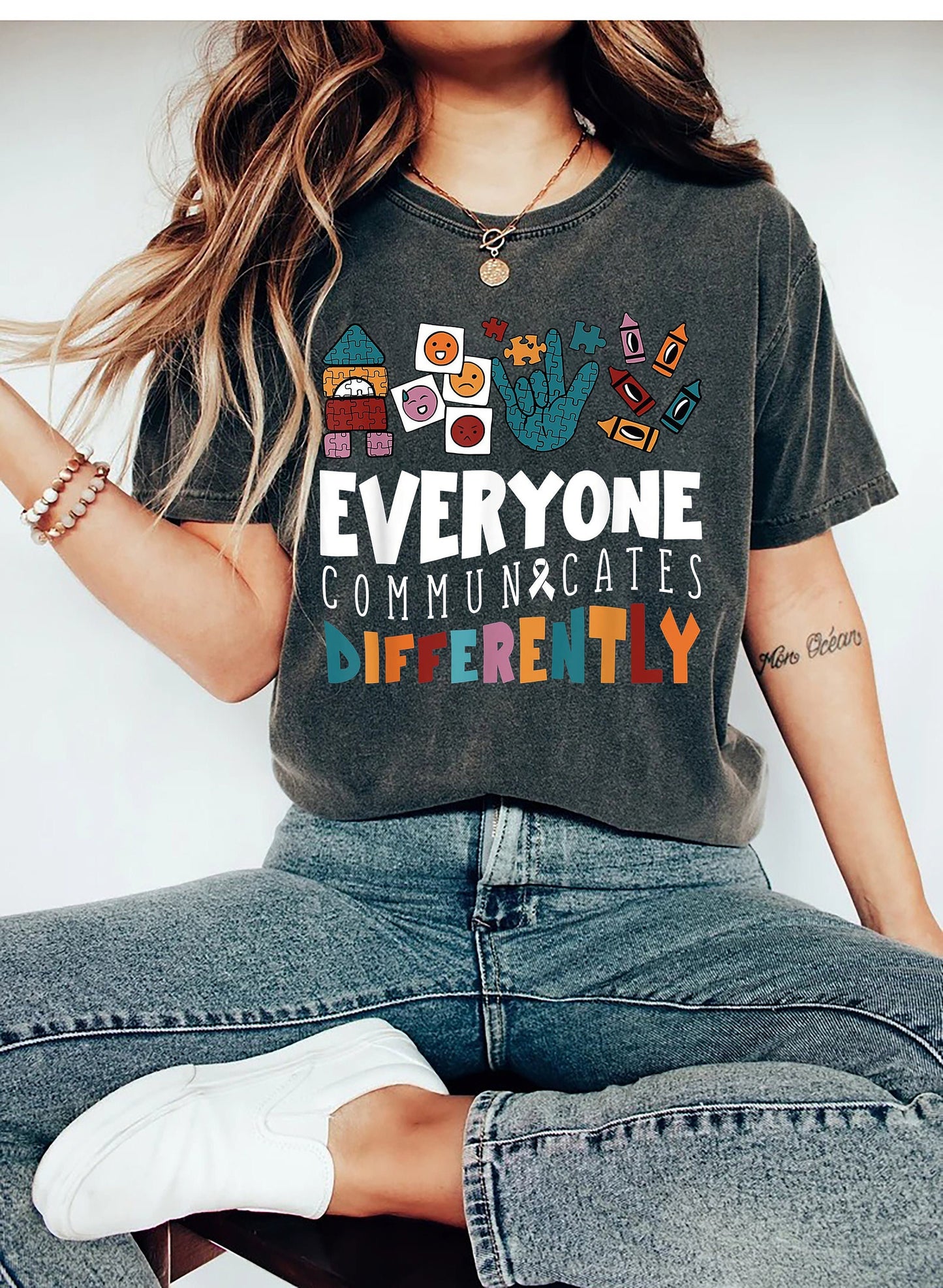 Funny Mama Sweatshirt, Somebody's Fine Ass Mama, Preppy Smiley Face Mom Shirt, Retro Boho Gift For New Mom, Baby Shower Gift, Gift for Wife