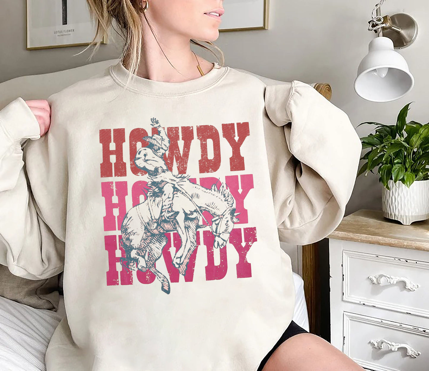 Howdy t shirt Western Graphic Tee oversize graphic tee cute western shirts boho western shirt southwest shirt midwest shirt nashville shirt