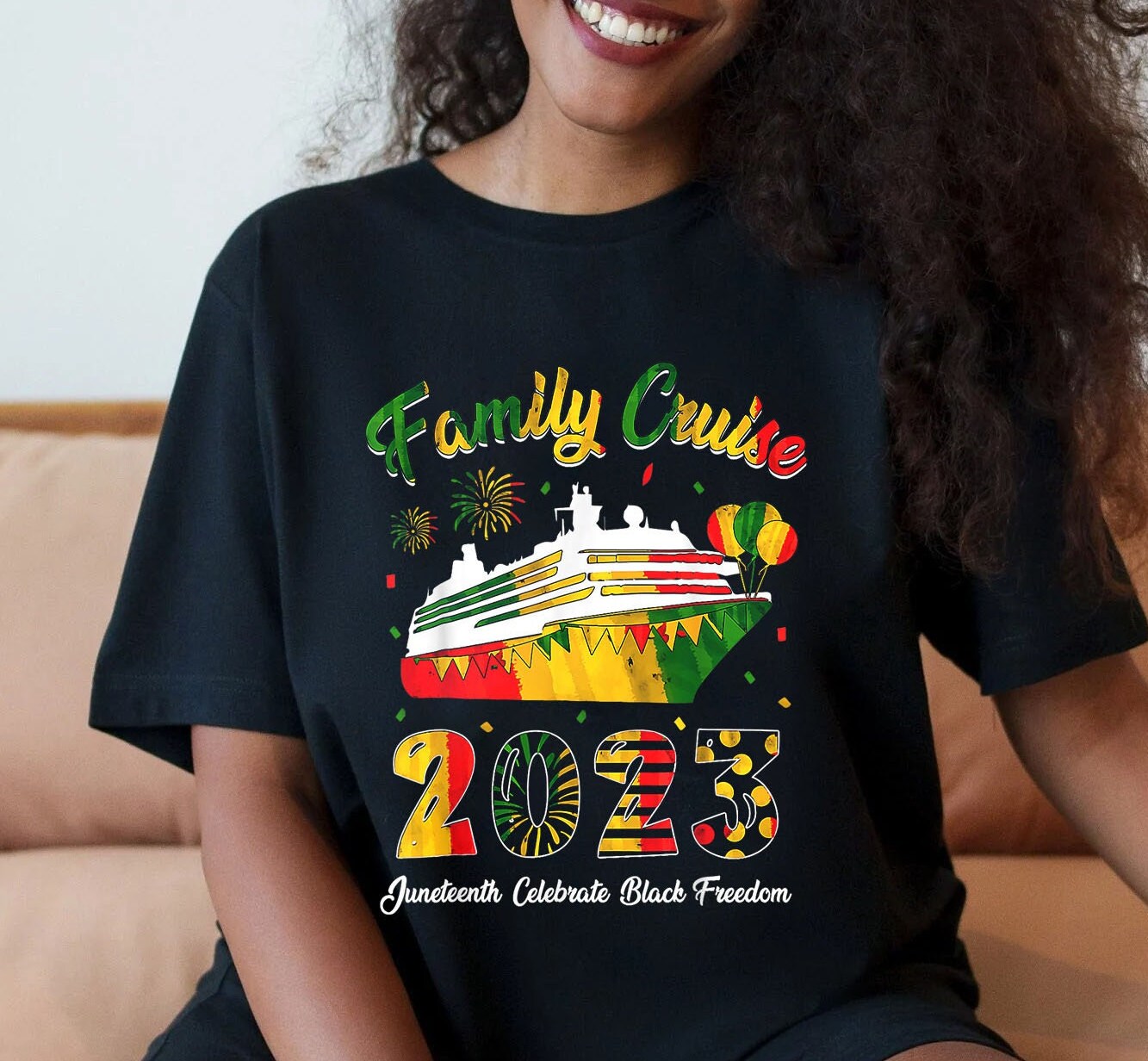 Cruise Teaghlaigh Juneteenth 2023 T-Léinte, Cruise Teaghlaigh, Cruise Scuad Meitheamh Déag, Te Teaghlaigh, Léine Laethanta Saoire, Laethanta Saoire do Chailíní, Cruise do Chailíní
