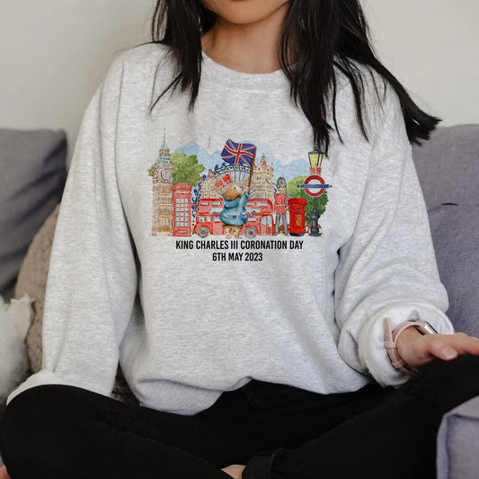 King Charles III Coronation Souvenir Official Red Blue Emblem Badge T Shirt Vintage Retro Cool Gift Unisex sweatshirt