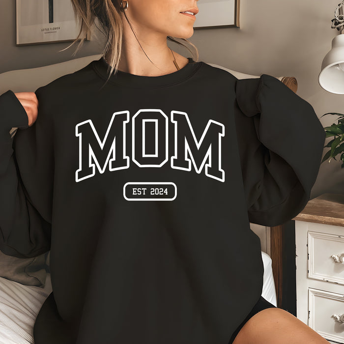 Personalized Mom Est Sweatshirt, Custom Mom Crewneck, Gift for Mom, Mom est 2024, Pregnancy Announcement, New Mom Gift, Mother's Day Shirt