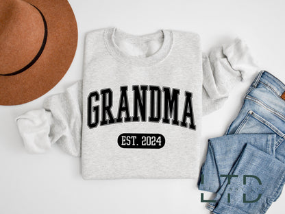 Personalized Grandma Est Sweatshirt, Gift for Grandma, Pregnancy Announcement, Custom Grandma Shirt, Grandma Gift, Grandma est 2024