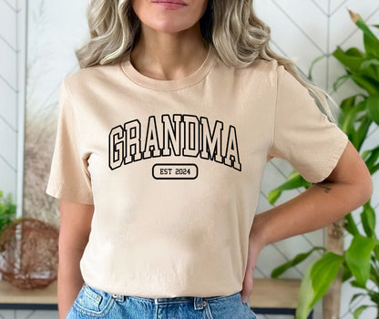 Personalized Grandma Est Sweatshirt, Mothers Day Gift, Gift for Grandmother, Nana Sweatshirt, Tante Hoodie, Tia Sweatshirt, Mommy Shirt