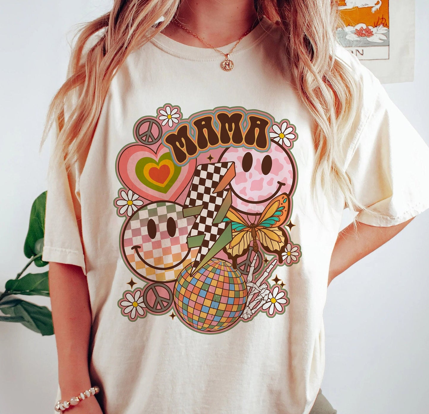 Retro Smiley Mama T-shirt, Mom Shirt For Mom For Mom Mother's Day, Funny Mom Shirt, Mama T-shirt, Gift For Mom, Smiley Face Tee