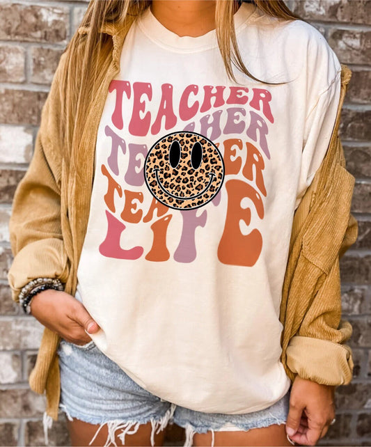 Retro Teacher Shirt for Teacher, Comfort Colors Teacher Tee for Women, Back to School Teaching Shirt, Teacher Appreciation Teacher gift