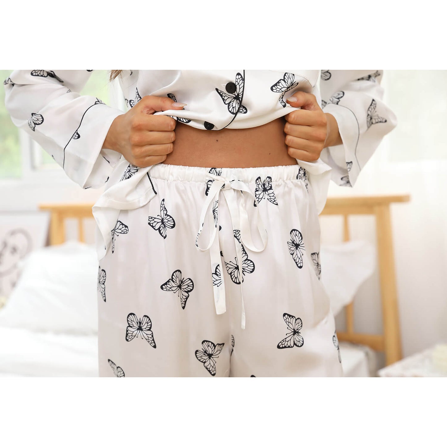 Long Butterfly Printed Silk Pajamas Set For Women