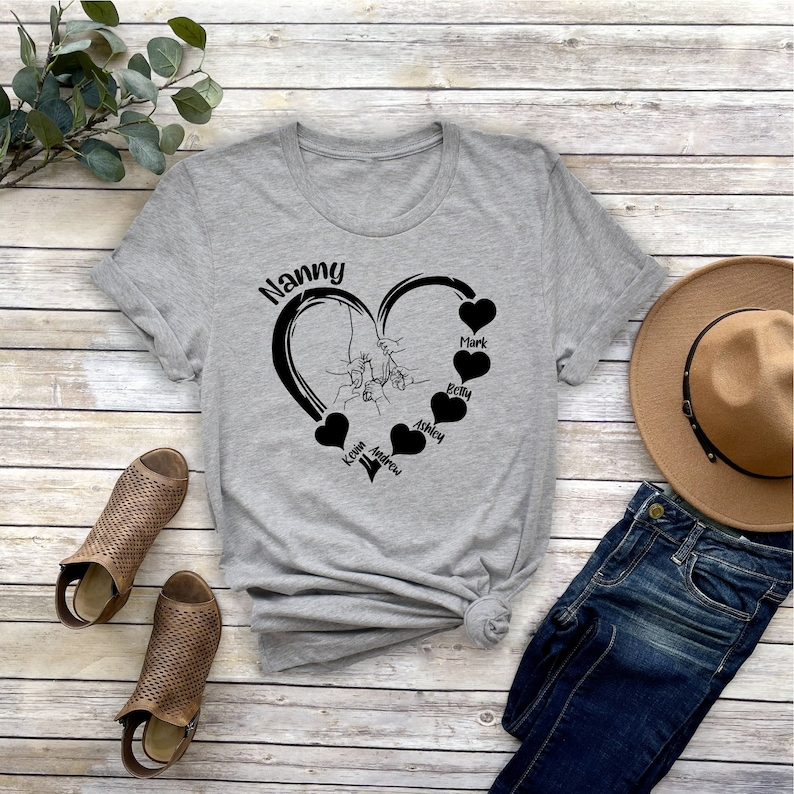 Aangepaste Mama hart met kinderen naam shirt
