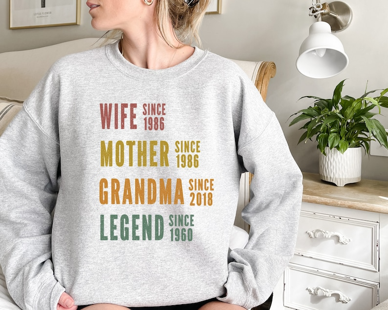Gepersonaliseerde moeder oma shirt, Moederdag shirt, vrouw moeder oma legende, grootmoeder aangepaste datums