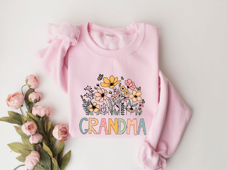 Grandma Sweatshirt, Grandma Wildflower Sweatshirt, Grandma Floral Sweatshirt, Wildflowers Sweatshirt, Grandma Flower Sweatshirt