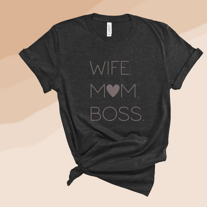 Vrouw moeder baas T-shirt cadeau voor moeder, Moederdag shirt cadeau voor moeders, zwangerschap aankondiging, nieuwe moeder tshirt minimalistisch hart