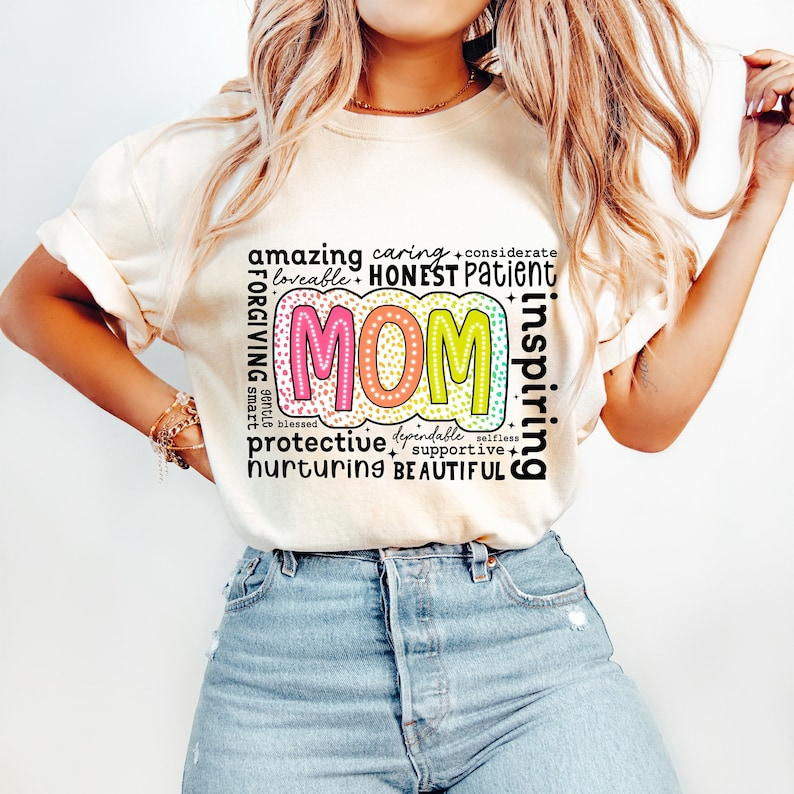Ze is moeder shirt, retro-moeder shirt, gezegende moeder shirt, moeder shirt, moederleven shirt, Moederdag shirt, cadeau voor moeder, retro mamacitaten