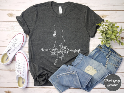 Aangepast moedershirt van kinderen, gepersonaliseerd moeder- en kinderhandshirt, familie met kindernamen, Moederdagcadeau van kinderen, moeder kinderhanden T-shirt