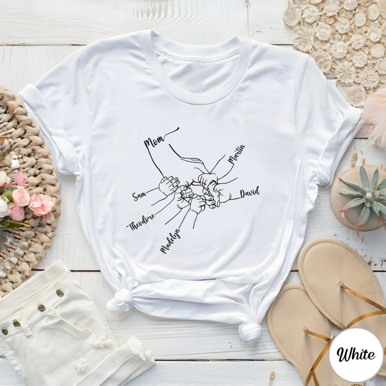 Aangepast moedershirt van kinderen, gepersonaliseerd moeder- en kinderhandshirt, familie met kindernamen, Moederdagcadeau van kinderen, moeder kinderhanden T-shirt
