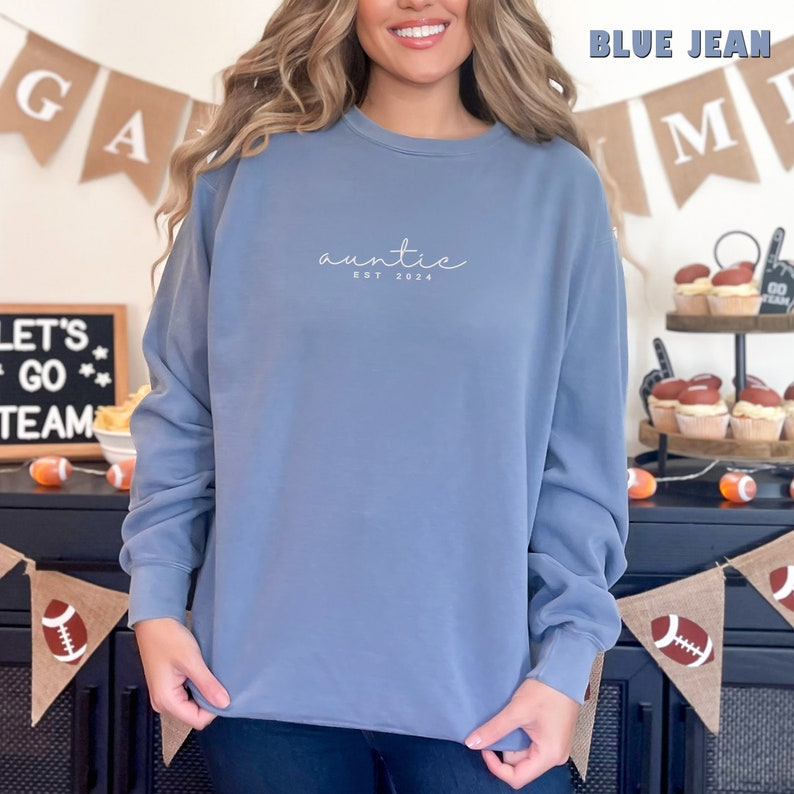 Embroidered Custom Auntie Est Sweatshirt, New Aunt Shirt Sweater