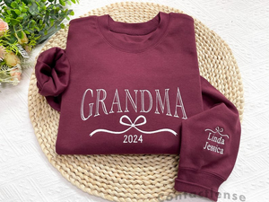 Personalized Mama Sweatshirt, Embroidered Kids Name with Bow on Sleeve, Mama Christmas Crewneck, Mom Christmas Gift, Mothers Day Gift