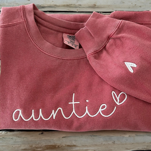 Embroidered Auntie Sweatshirt with Kids Names on Sleeve, Personalized Minimalist Gift for Best Aunt