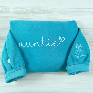 Embroidered Auntie Sweatshirt with Kids Names on Sleeve, Personalized Minimalist Gift for Best Aunt