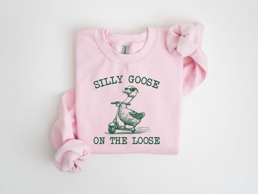 Silly Goose On The Loose Shirt, Silly Goose Farm T-Shirt, Cute Goose Shirt Gifts for Farm Girls, Aesthetic Meme Goose T-Shirt, Funny Gift