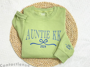 Cute and Trendy Auntie Bow Embroidered Sweatshirt with Kids Name on Sleeve,Personalized Crewneck Pullover, Aunt Sweatshirt, Christmas Gifts