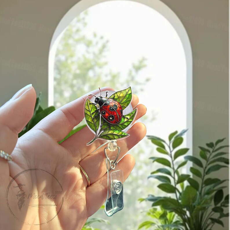 Ladybug Leaf Badge Reel, Nature ID Clip for Nurse Teacher, Insect Retractable Name Tag, Cute Garden Bug Badge Holder