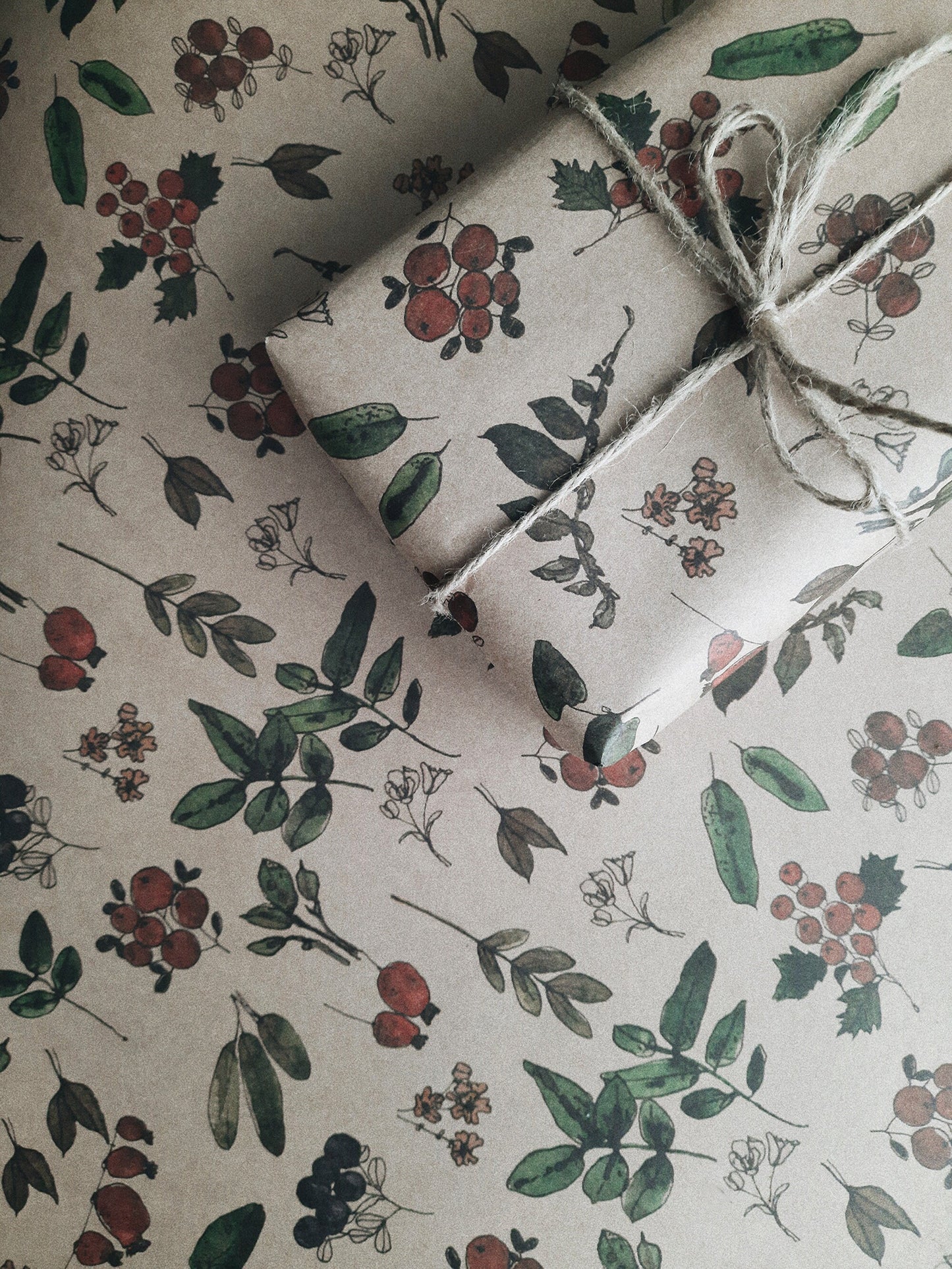 Berries and plants Wrapping paper, Gift Wrap, Wrapping, Floral Gift Warp, Wrapping paper, gift paper, floral wrapping paper, recycled paper