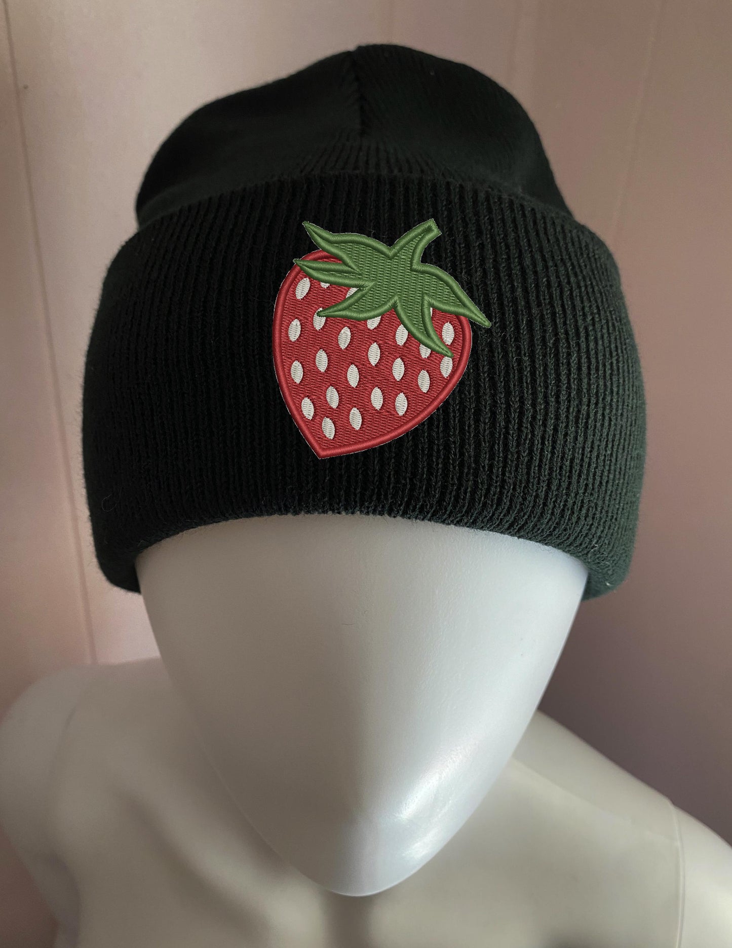 Embroidered STRAWBERRY Beanie, Fruit Winter Hat, Cute Garden Beanie, Gift for Berry Lovers, Nature Plant Lovers, Kid-Friendly Winter Wear