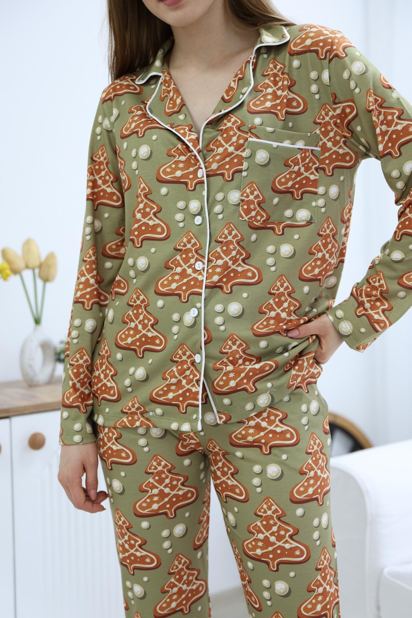 Gingerbread Tree Pajama Set – Festive Button-Up Loungewear with Adorable Holiday Tree Print for Cozy Winter Nights