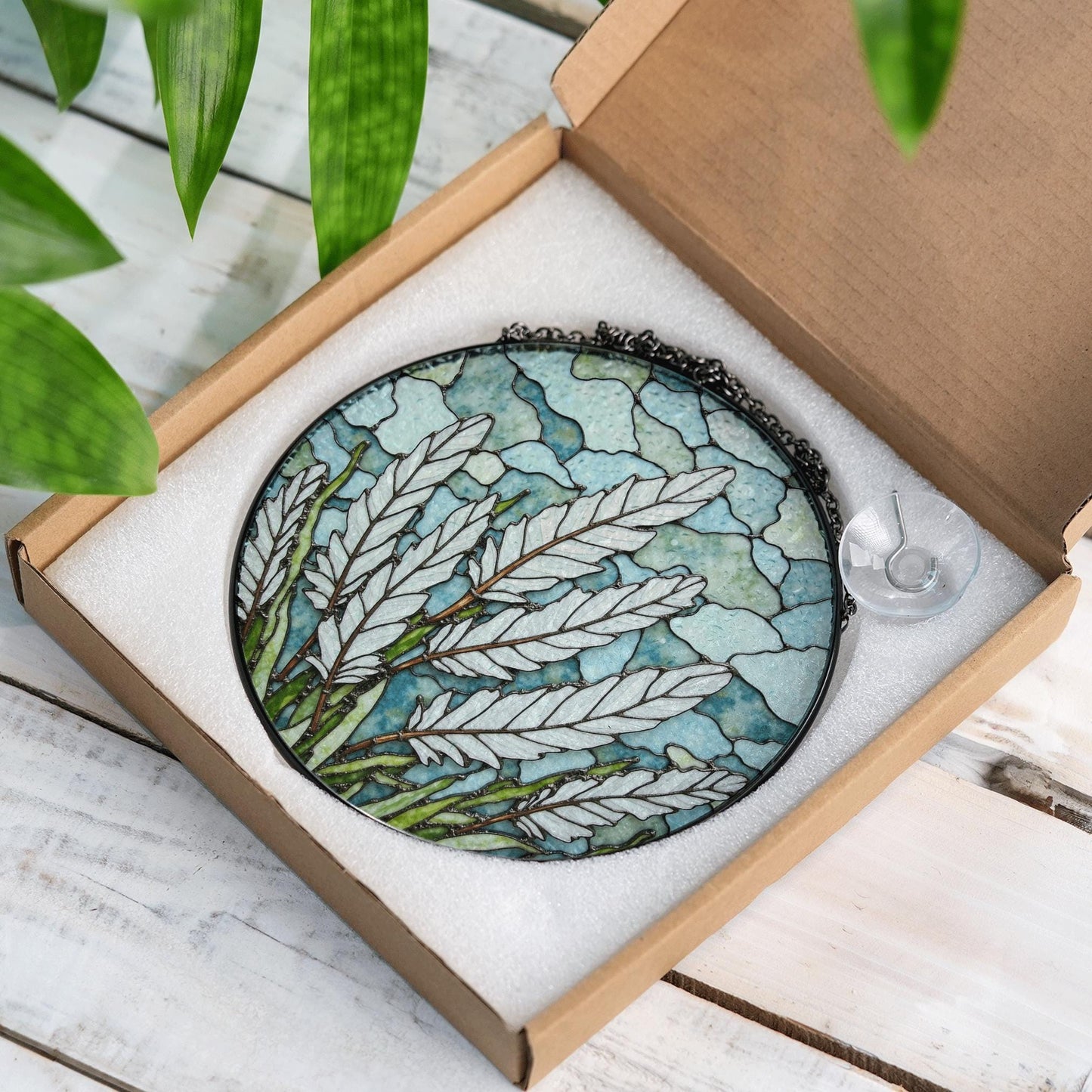 Leaf-Themed Stained Glass Suncatcher with Natural Green Tones for Home Decor and Gift Giving