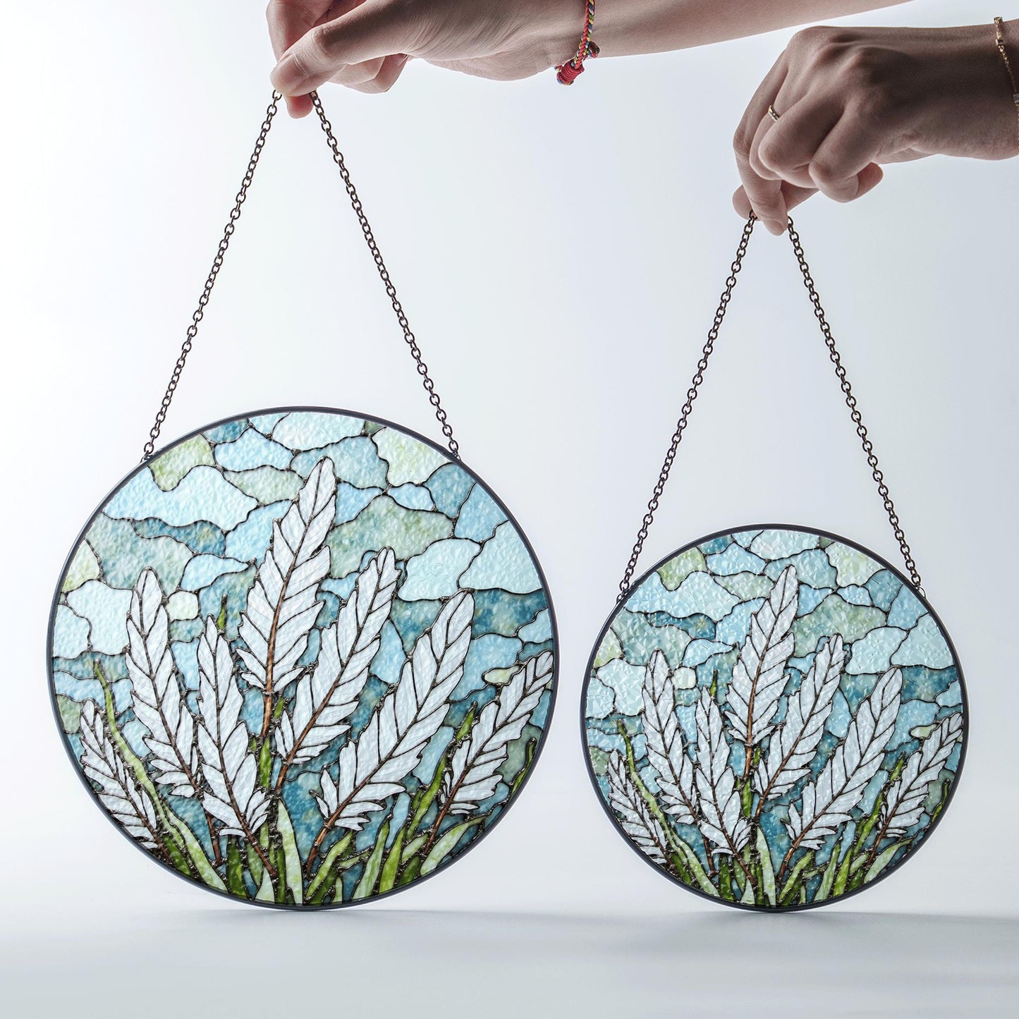 Leaf-Themed Stained Glass Suncatcher with Natural Green Tones for Home Decor and Gift Giving