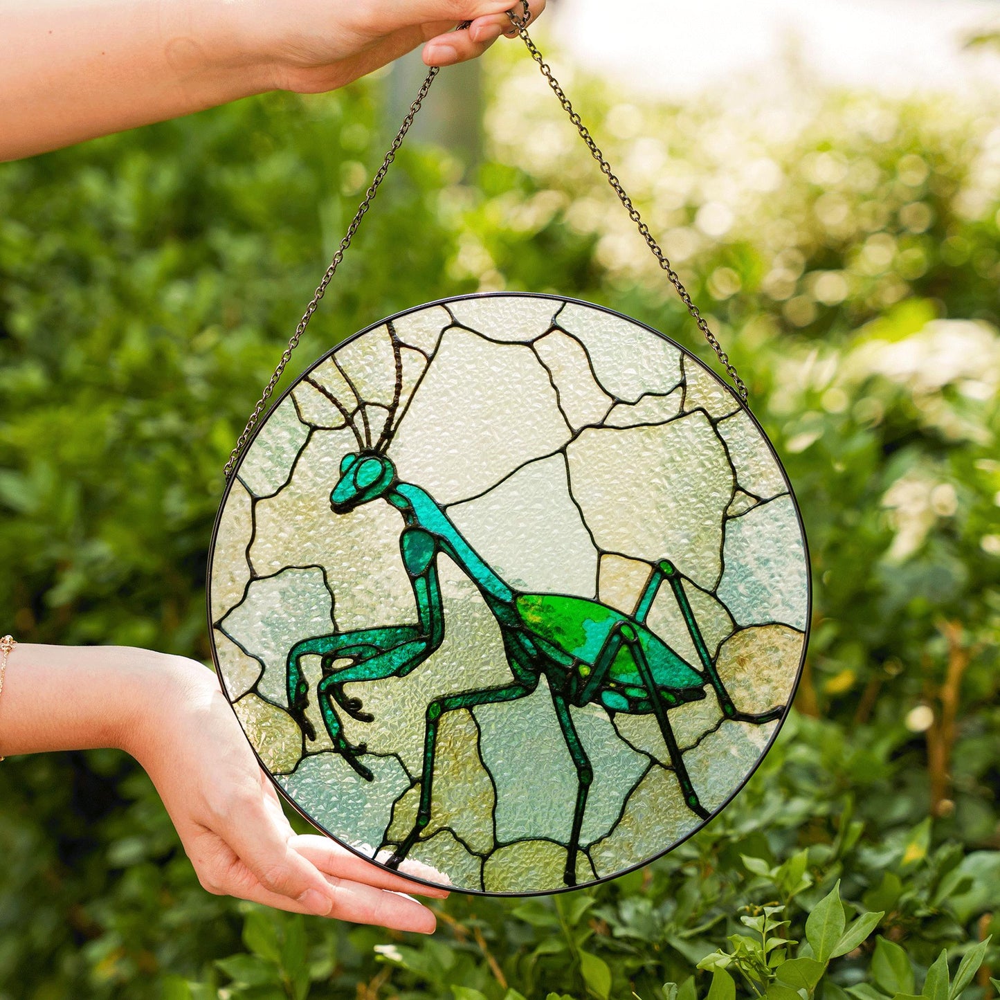 Green praying mantis glass art round suncatcher stained insect decor gift for nature lover dad