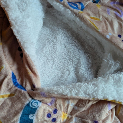 Cheetah Print Hooded Blanket: Pink Animal Cozy Wrap with Kangaroo Pocket