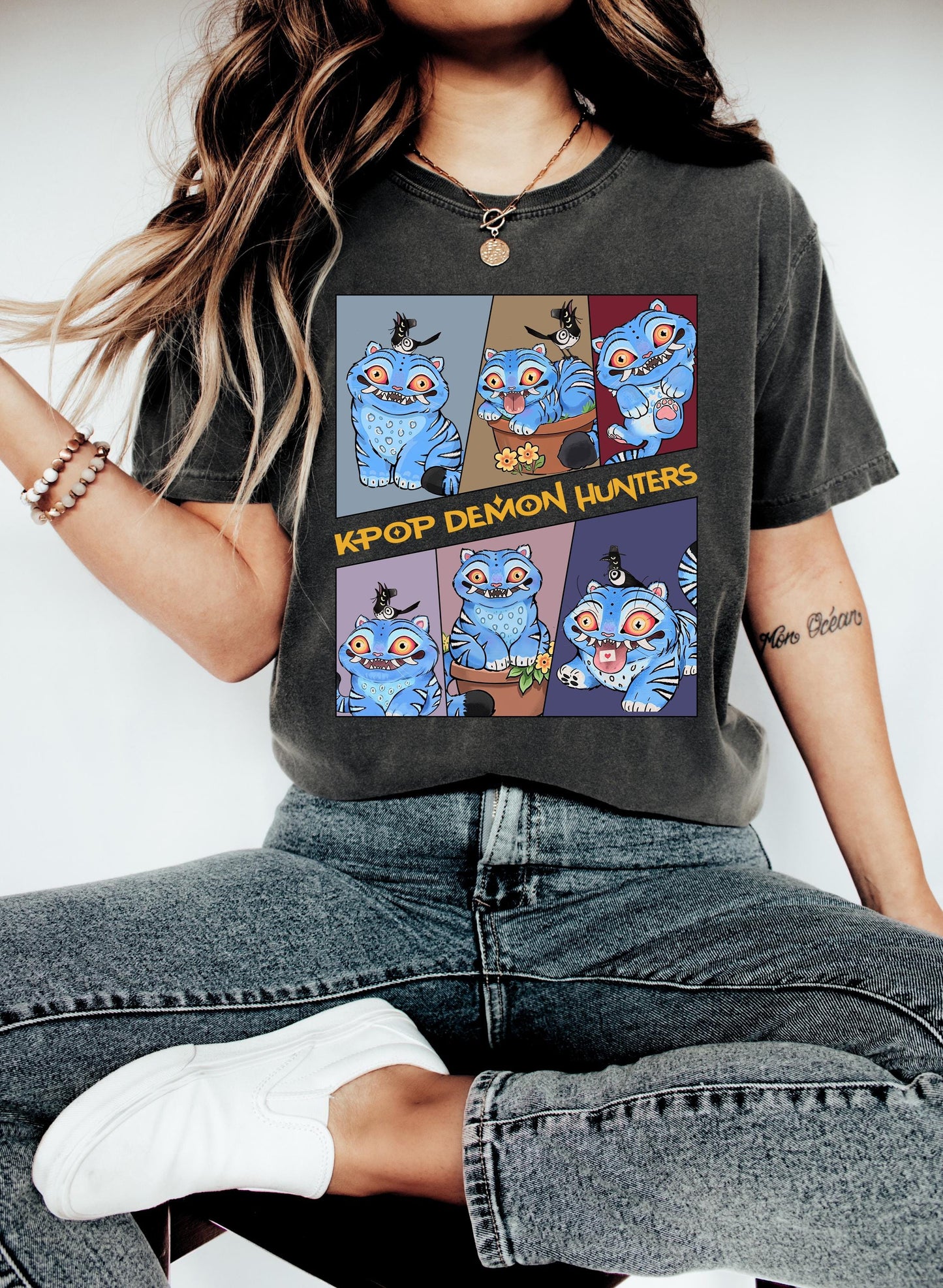 Demon Hunter Tiger Shirt, Merch Kpop Shirt, Hunters Tiger fan, Derpy the Tiger And Bird Demon Hunter Tiger Tee, Kpop Demon Hunters Shirt