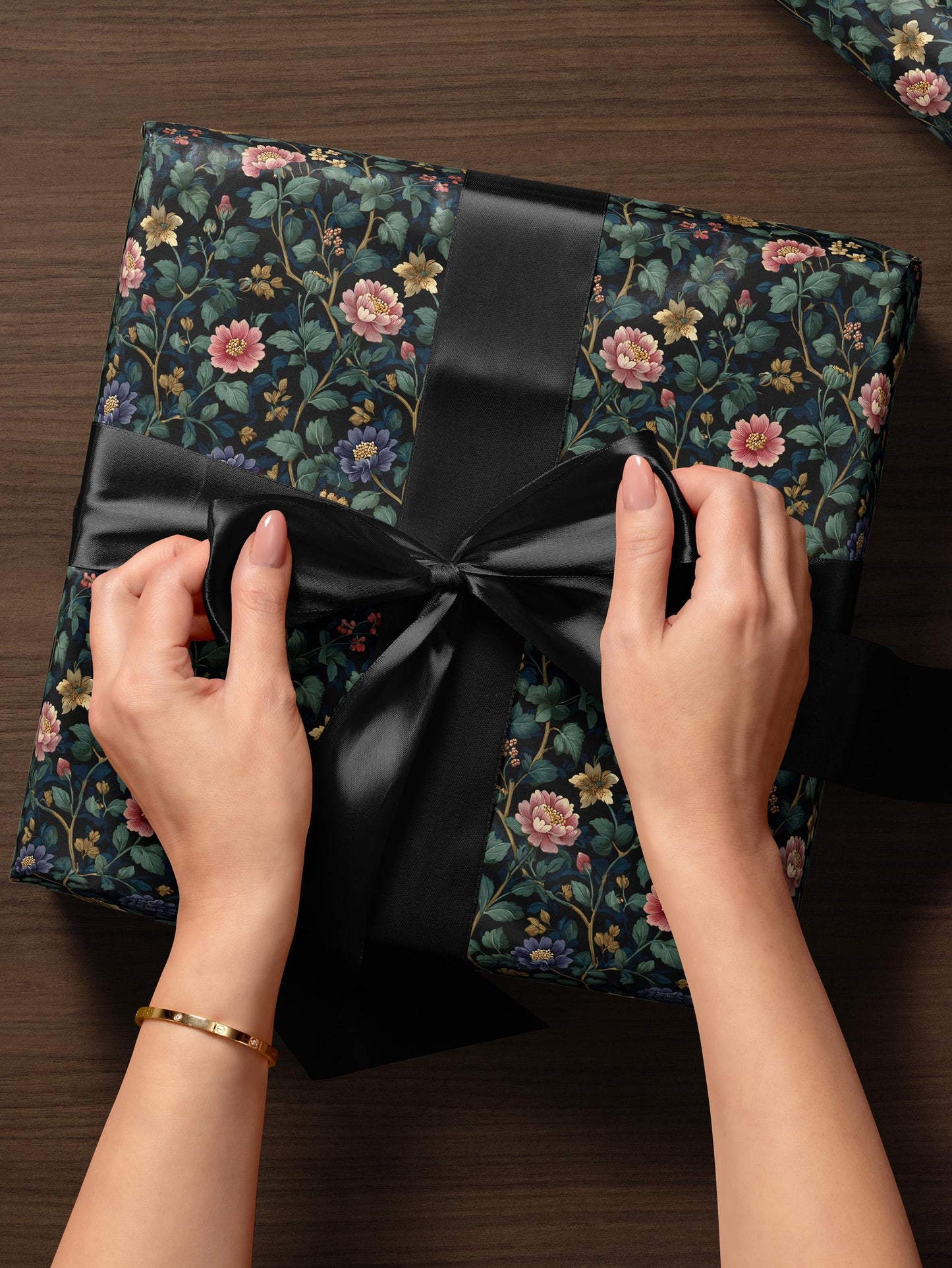 Floral Gift Wrap Flower Wrapping Paper Feminine Gift Idea Moody Floral Design Garden Lover Gift Wrap Roll Romantic Gift for Her Gift for Mom