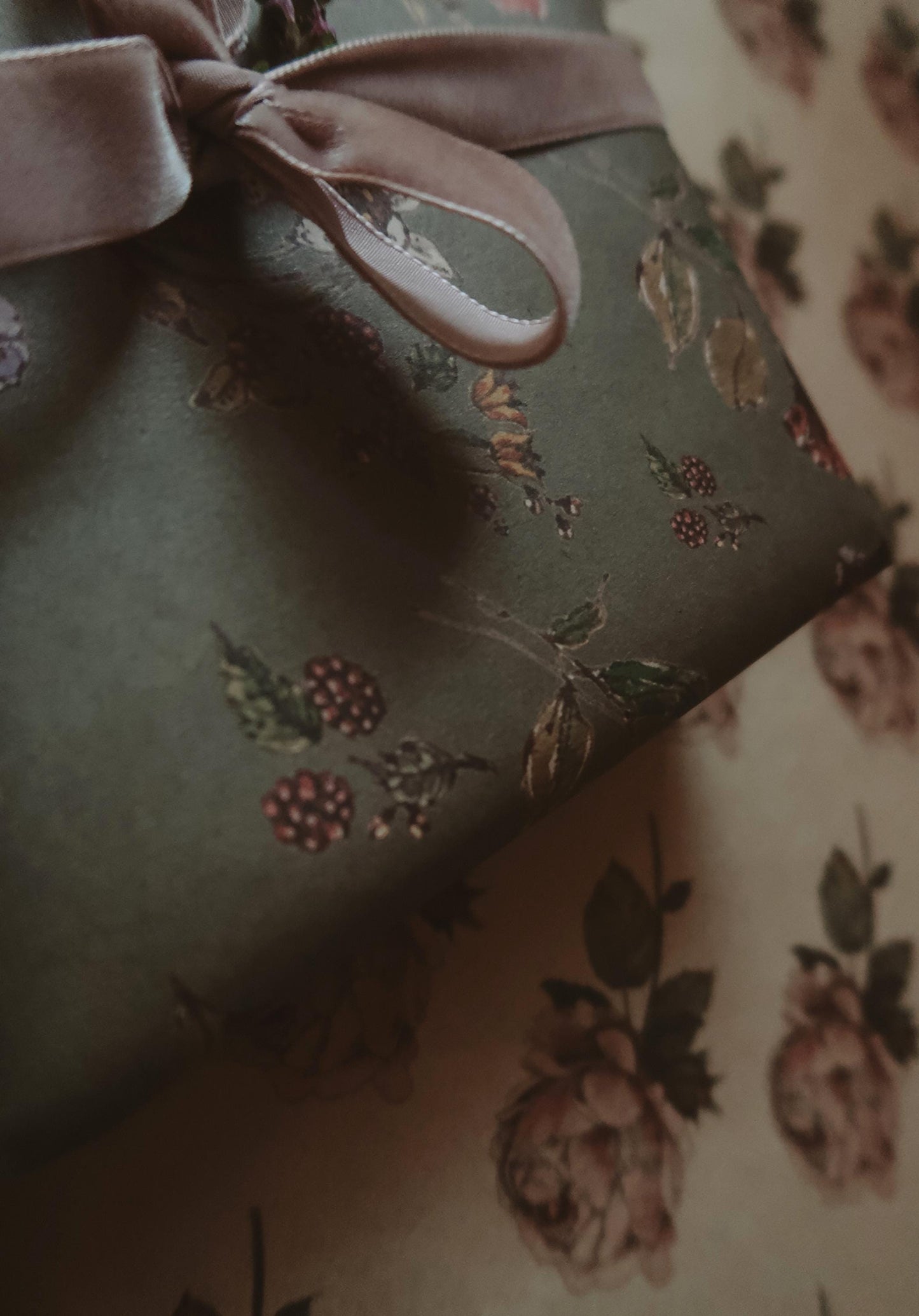 Flowers on dark gray kraft recycled wrapping paper,Gift Wrap,gift wrapping paper,recycled Wrapping paper,gift paper,floral wrapping paper