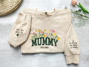 Custom Mummy Embroidered Floral Sweatshirt,Personalised Mama Crewneck With Kids Names, Heart On Sleeve, Gift For New Mom, Mother's Day Gift