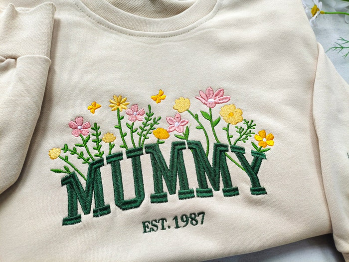 Custom Mummy Embroidered Floral Sweatshirt,Personalised Mama Crewneck With Kids Names, Heart On Sleeve, Gift For New Mom, Mother's Day Gift