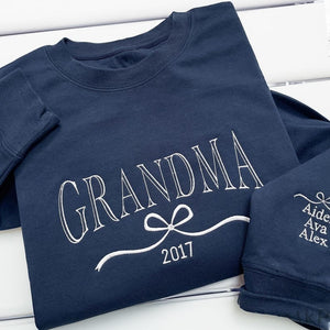 Custom Mama Sweatshirt, Embroidered Mama Bow Sweatshirt with Kids Name, Personalized Mom Sweatshirt, Momma Sweater, Christmas Gift For Mom