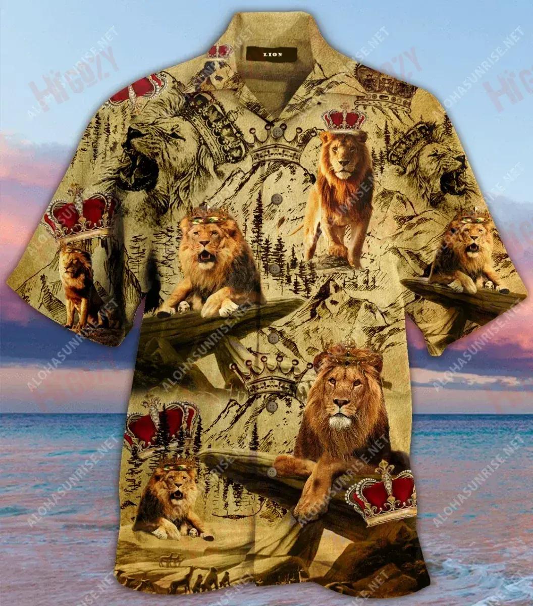 Born To Be A King Unisex Hawaiian Shirt Summer Short Sleeve Custom Hawaiian Shirts Funny Hawaiian Shirts, Hawaiian Shirt Gift, Christmas Gift