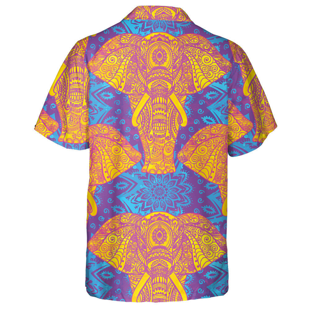 Rosa und gelbes Elefanten-Mandala auf lila Hintergrund Hawaiihemd, Hawaiihemd Geschenk, Weihnachtsgeschenk