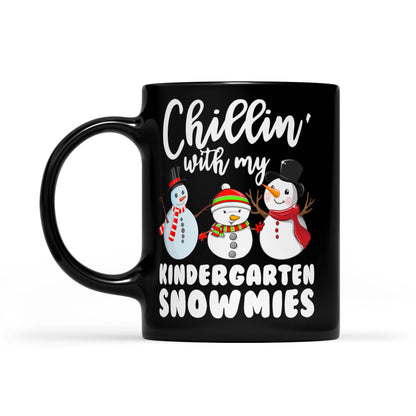 Chillin' With My Kindergarten Snowmies Lustiges Weihnachts-Becher, schwarz, Geschenk für Weihnachten 