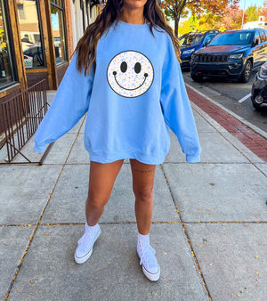 Smiley Face Lightning Bolt Sweatshirt, Smiley Face Aesthetic Sweatshirt, Retro Preppy Sweatshirt, Smiley Face Preppy Sweatshirt, shirt