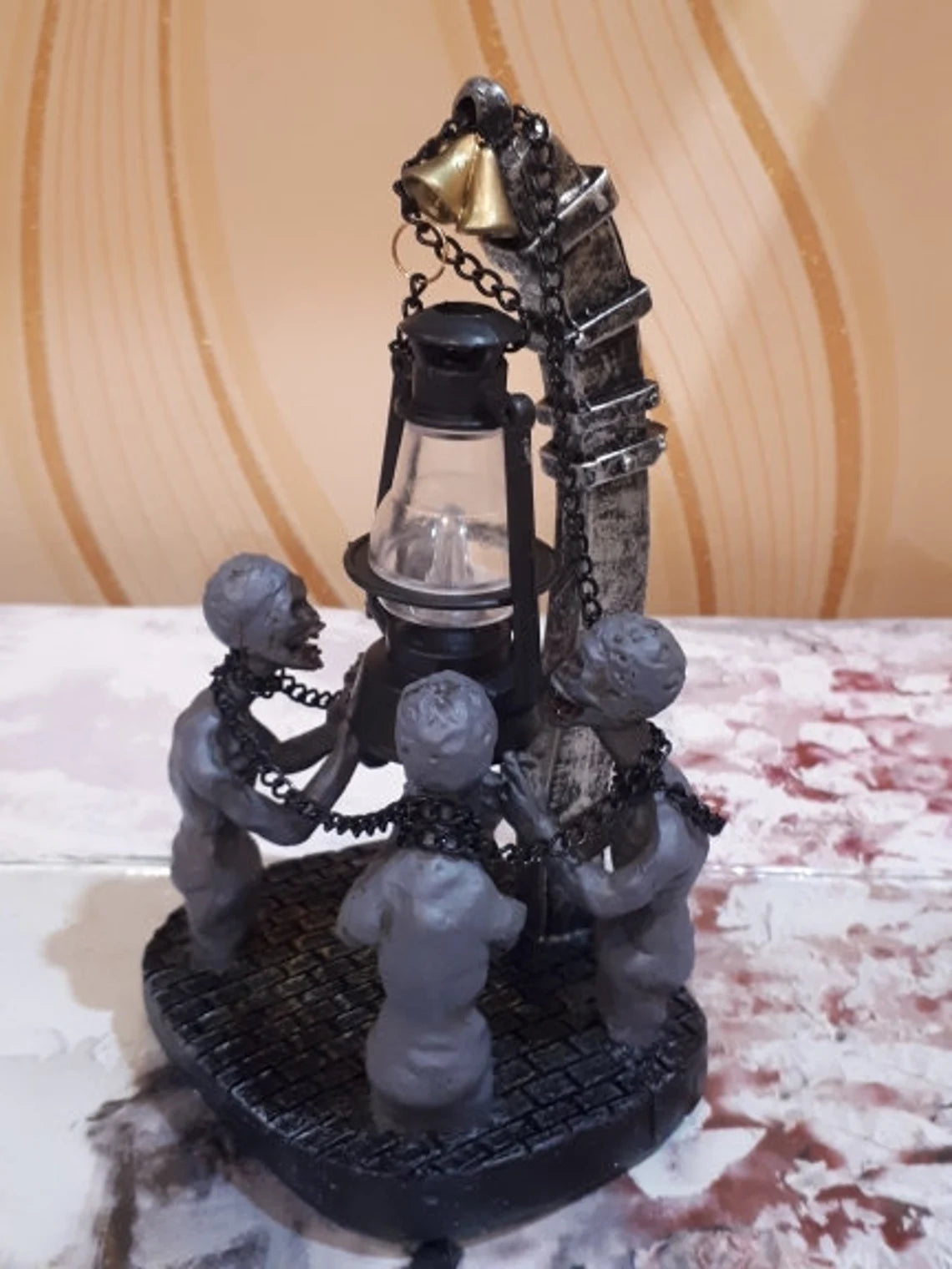 Novelty Bloodborne Lamp Halloween Party Supplies Four-Skull Statue Creative Shape Horror Zombie Chain Light Art Figurines