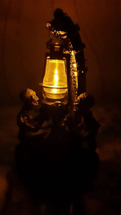 Novelty Bloodborne Lamp Halloween Party Supplies Four-Skull Statue Creative Shape Horror Zombie Chain Light Art Figurines